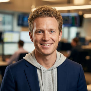 Foto profil Ryan Brooks, terdaftar sebagai Analis Trading Utama di Pijar Hasiltek